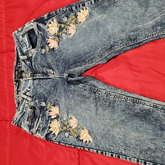 Suko jeans capris,size 4 - Picture 2 of 8